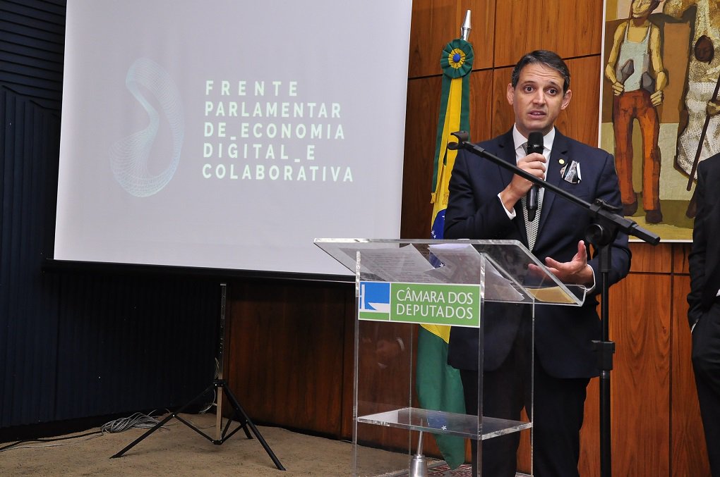 Presidente da Frente Parlamentar de Economia Digital e Colaborativa, o deputado federal Thiago Peixoto (PSD-GO) participa da comemoração de um ano de criação do Google Campus São Paulo; nesta segunda, ele falará com representantes das startups residentes do Campus sobre o papel do Legislativo e do poder público no fomento a esse ecossistema empreendedor; deputado goiano foi convidado pelo Google para participar do evento por conta do engajamento com a economia digital e o ambiente empreendedor brasileiros, segundo justificou a própria empresa no convite (Foto: José Barbacena) Presidente da Frente Parlamentar de Economia Digital e Colaborativa, o deputado federal Thiago Peixoto (PSD-GO) participa da comemoração de um ano de criação do Google Campus São Paulo; nesta segunda, ele falará com representantes das startups residentes do Campus sobre o papel do Legislativo e do poder público no fomento a esse ecossistema empreendedor; deputado goiano foi convidado pelo Google para participar do evento por conta do engajamento com a economia digital e o ambiente empreendedor brasileiros, segundo justificou a própria empresa no convite