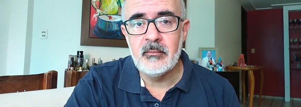 O médico infectologista de Natal (RN) Alexandre Motta comenta a delação do ex-ministro Antonio Palocci em novo vídeo em seu canal no YouTube; para o médico, as prolongadas prisões na Lava Jato torturam os presos, com o objetivo de obter as confissões desejadas pelos promotores e juízes; de acordo com Motta, "o Judiciário brasileiro tem um lado: seu propósito é destruir Lula e o projeto político representado pelo PT" (Foto: Charles Nisz) O médico infectologista de Natal (RN) Alexandre Motta comenta a delação do ex-ministro Antonio Palocci em novo vídeo em seu canal no YouTube; para o médico, as prolongadas prisões na Lava Jato torturam os presos, com o objetivo de obter as confissões desejadas pelos promotores e juízes; de acordo com Motta, "o Judiciário brasileiro tem um lado: seu propósito é destruir Lula e o projeto político representado pelo PT"
