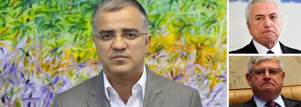 Jornalista Kennedy Alencar afirmou nesta sexta-feira, 9, que deve haver uma escalada do conflito entre o procurador-geral da República, Rodrigo Janot, e Michel Temer; "No cenário de derrota de Temer no TSE, haveria possibilidade de recurso. Mas o presidente se enfraqueceria muito politicamente. Perderia margem de manobra para enfrentar uma provável denúncia de Janot", diz Kennedy (Foto: Aquiles Lins) Jornalista Kennedy Alencar afirmou nesta sexta-feira, 9, que deve haver uma escalada do conflito entre o procurador-geral da República, Rodrigo Janot, e Michel Temer; "No cenário de derrota de Temer no TSE, haveria possibilidade de recurso. Mas o presidente se enfraqueceria muito politicamente. Perderia margem de manobra para enfrentar uma provável denúncia de Janot", diz Kennedy