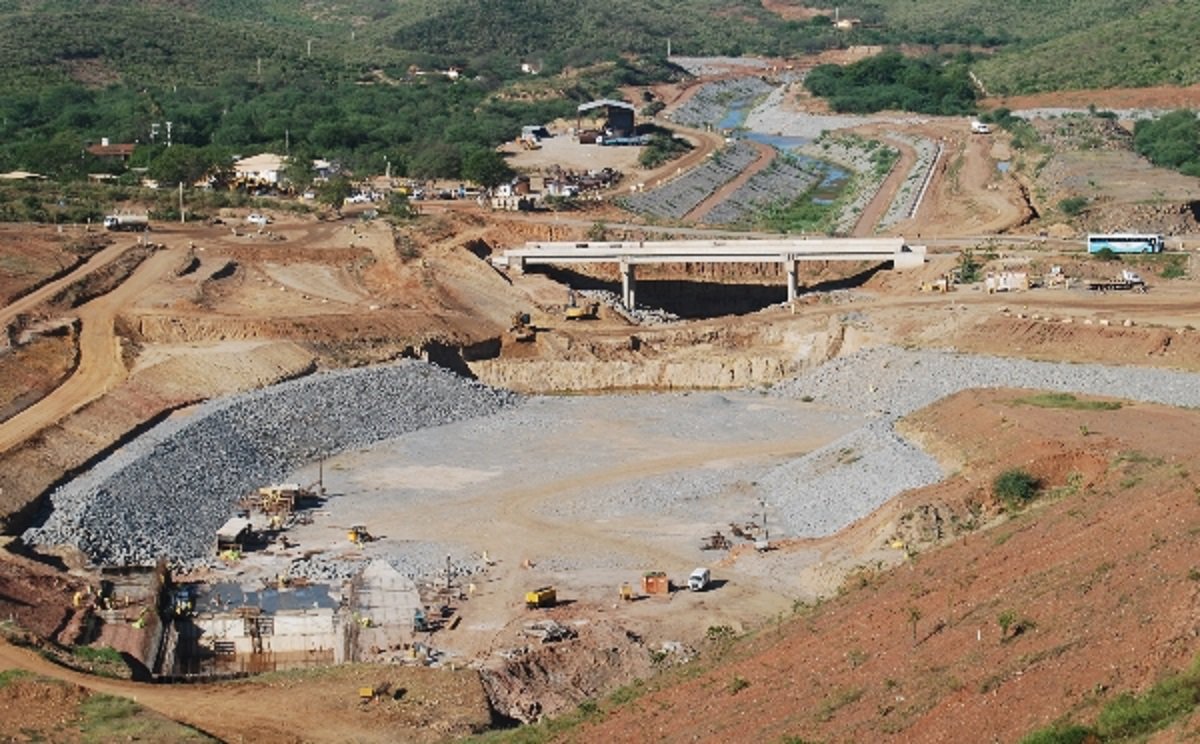 Senadores integrantes da Comissão de Desenvolvimento Regional e Turismo (CDR) iniciam nesta segunda-feira (19) visitas às obras de transposição do Rio São Francisco nos estados do Ceará, Paraíba, Rio Grande do Norte e Pernambuco. A Caravana das Águas, como está sendo chamada a iniciativa da comissão, realizará também audiências públicas na região (Foto: Fatima 247) Senadores integrantes da Comissão de Desenvolvimento Regional e Turismo (CDR) iniciam nesta segunda-feira (19) visitas às obras de transposição do Rio São Francisco nos estados do Ceará, Paraíba, Rio Grande do Norte e Pernambuco. A Caravana das Águas, como está sendo chamada a iniciativa da comissão, realizará também audiências públicas na região