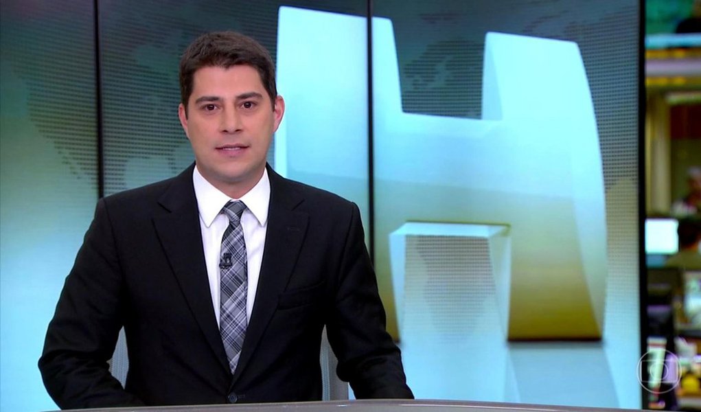 Insatisfeito com os termos da rescisão de contrato, o jornalista Evaristo Costa já estaria acionando advogados contra a Globo; dos 20 anos em que trabalhou na emissora, 14 teriam sido em regime de pessoa jurídica (Foto: Charles Nisz) Insatisfeito com os termos da rescisão de contrato, o jornalista Evaristo Costa já estaria acionando advogados contra a Globo; dos 20 anos em que trabalhou na emissora, 14 teriam sido em regime de pessoa jurídica