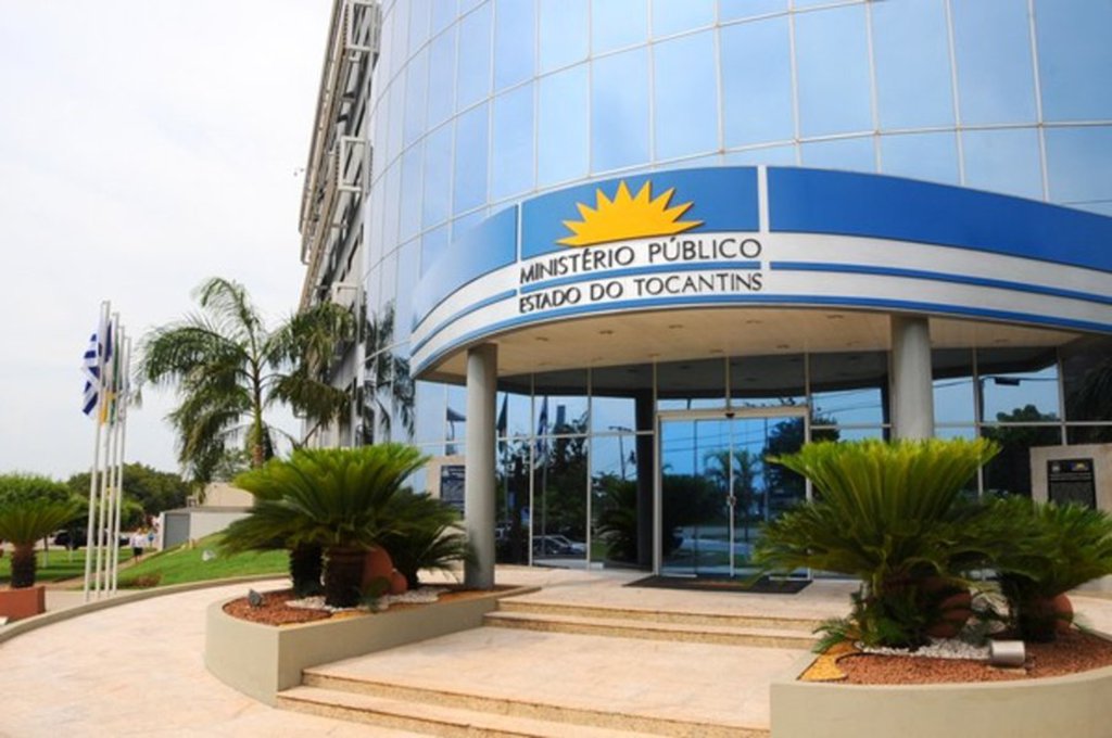 O Ministério Público Estadual (MPE) ofereceu denúncia contra os quatro militares que balearam o delegado de Colméia, Marivan da Silva Souza, ao confundi-lo com supostos assaltantes de banco, em Guaraí; o MP acusa João Luiz Andrade da Silva, Frederico Ribeiro dos Santos, Thiago Mariano Duarte Peres e Cleiber Levy Gonçalves Brasilino de tentativa de homicídio duplamente qualificado (Foto: Leonardo Lucena) O Ministério Público Estadual (MPE) ofereceu denúncia contra os quatro militares que balearam o delegado de Colméia, Marivan da Silva Souza, ao confundi-lo com supostos assaltantes de banco, em Guaraí; o MP acusa João Luiz Andrade da Silva, Frederico Ribeiro dos Santos, Thiago Mariano Duarte Peres e Cleiber Levy Gonçalves Brasilino de tentativa de homicídio duplamente qualificado