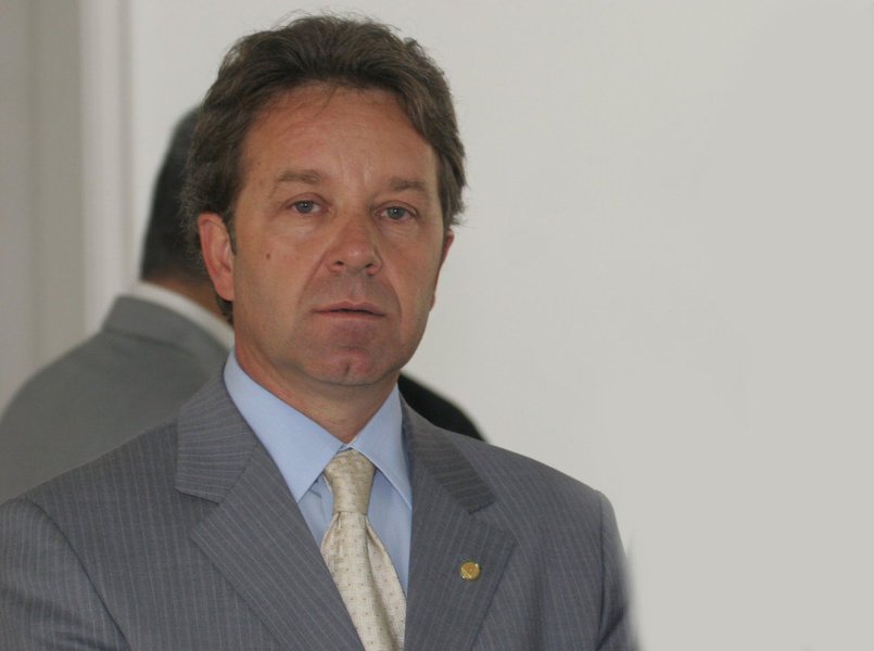 O deputado federal Luiz Fernando Ramos Faria (PP-MG) teria recebido R$ 50 mil em 2010; em troca deveria propor emendas e apresentar projetos que fossem de interesse da construtora, conforme delação da empreiteira
(Foto: Leonardo Lucena)
O deputado federal Luiz Fernando Ramos Faria (PP-MG) teria recebido R$ 50 mil em 2010; em troca deveria propor emendas e apresentar projetos que fossem de interesse da construtora, conforme delação da empreiteira