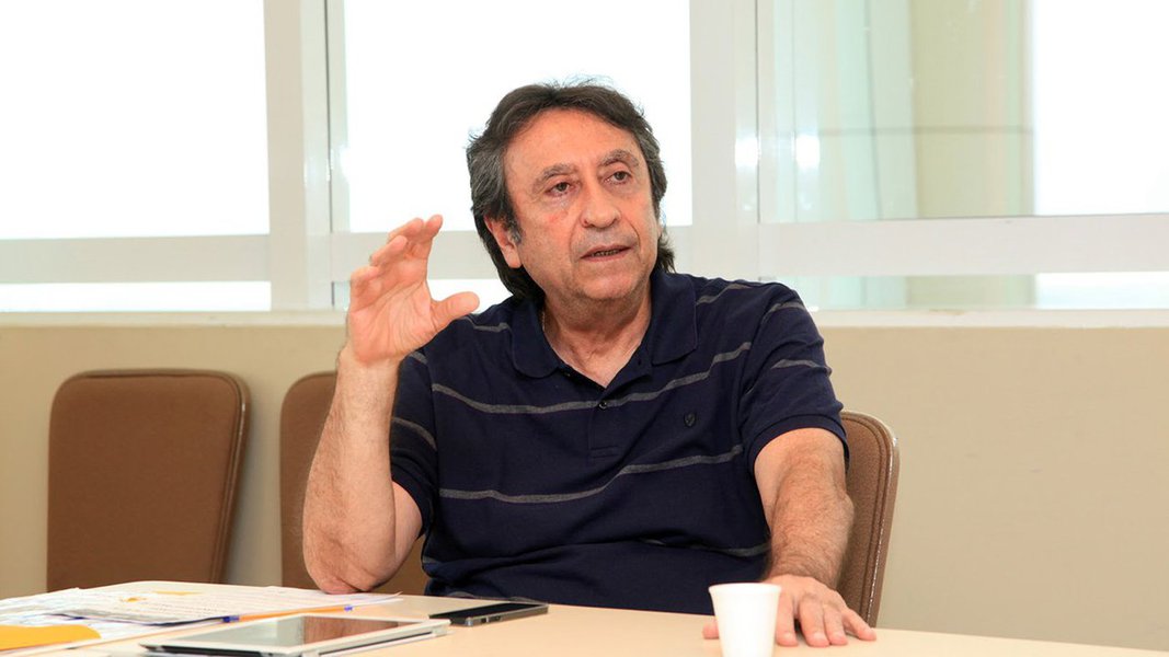 A partir de duas ações civis por ato de improbidade administrativa promovidas pela PGE do Maranhão, a Justiça Federal decretou o bloqueio de bens e a quebra do sigilo bancário do ex-secretário de Saúde, Ricardo Jorge Murad; o MPF ingressou como parte das ações propostas pela PGE, na condição de fiscal da lei; as ações dizem respeito a contratos celebrados pela Secretaria de Saúde no PAM Diamante, em São Luís, em 2009 e 2014; foram contratos de R$ 13,7 milhões para reforma e serviços no posto de assistência médica. (Foto: Leonardo Lucena) A partir de duas ações civis por ato de improbidade administrativa promovidas pela PGE do Maranhão, a Justiça Federal decretou o bloqueio de bens e a quebra do sigilo bancário do ex-secretário de Saúde, Ricardo Jorge Murad; o MPF ingressou como parte das ações propostas pela PGE, na condição de fiscal da lei; as ações dizem respeito a contratos celebrados pela Secretaria de Saúde no PAM Diamante, em São Luís, em 2009 e 2014; foram contratos de R$ 13,7 milhões para reforma e serviços no posto de assistência médica.