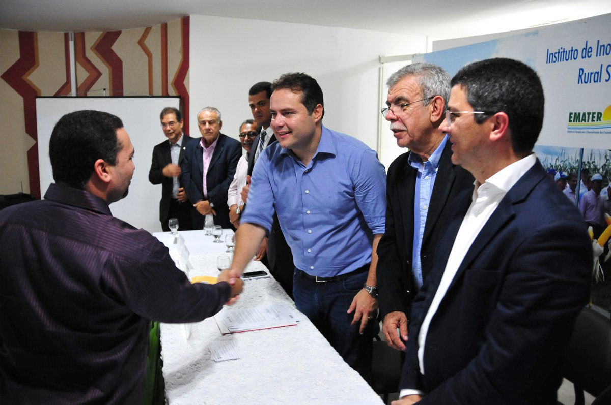 08-03-2016 Assinatura de para contrata��o de Bolsista para EMATER- NC (Foto: Voney Malta) 08-03-2016 Assinatura de para contrata��o de Bolsista para EMATER- NC