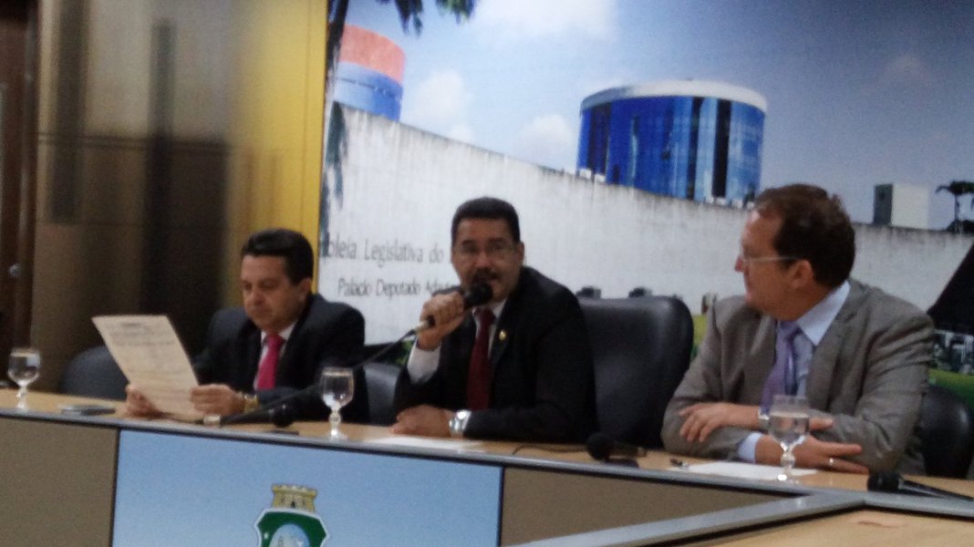 Por iniciativa do deputado estadual Moisés Braz (PT), a Comissão de Agropecuária da Assembleia Legislativa realiza, a partir de hoje (21), audiências públicas nas macrorregiões do Estado, com o objetivo de debater a proposta de reforma da Previdência (PEC 287) atualmente em tramitação no Congresso Nacional. Ao todo serão oito audiências. A primeira acontece hoje, em Sobral, reunindo os municípios da região Norte do Ceará (Foto: Fatima 247) Por iniciativa do deputado estadual Moisés Braz (PT), a Comissão de Agropecuária da Assembleia Legislativa realiza, a partir de hoje (21), audiências públicas nas macrorregiões do Estado, com o objetivo de debater a proposta de reforma da Previdência (PEC 287) atualmente em tramitação no Congresso Nacional. Ao todo serão oito audiências. A primeira acontece hoje, em Sobral, reunindo os municípios da região Norte do Ceará
