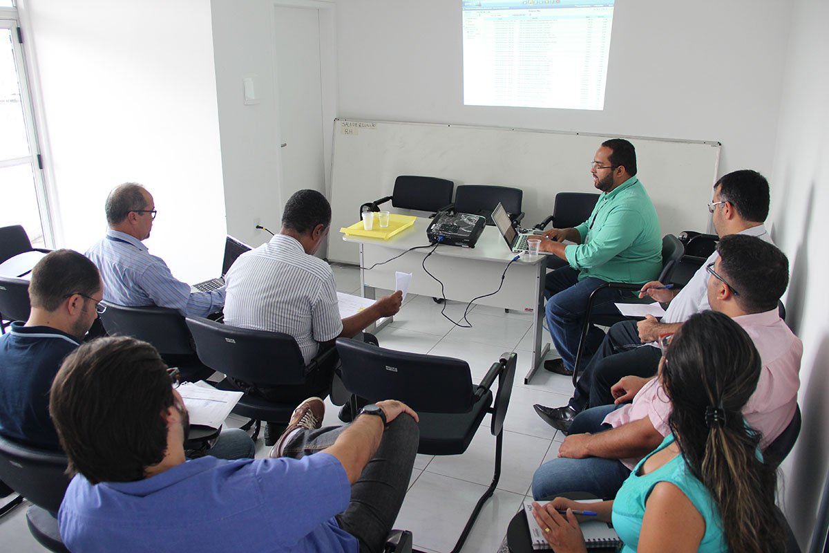 O Ministério Público Estadual (MPE) notificou o Instituto Tecnológico em Informática e Informação de Alagoas (Itec-AL) sobre a necessidade de realizar concurso público para preenchimento dos cargos efetivos, tendo em vista a carência de servidores; atualmente existem 62 cargos de provimento efetivo e 24 comissionados que são servidores cedidos, já que o Itec-AL não tem servidores próprios (Foto: Voney Malta) O Ministério Público Estadual (MPE) notificou o Instituto Tecnológico em Informática e Informação de Alagoas (Itec-AL) sobre a necessidade de realizar concurso público para preenchimento dos cargos efetivos, tendo em vista a carência de servidores; atualmente existem 62 cargos de provimento efetivo e 24 comissionados que são servidores cedidos, já que o Itec-AL não tem servidores próprios
