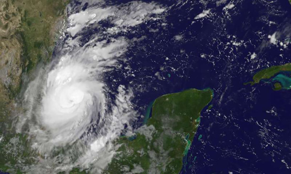 A tempestade Katia enfraqueceu para uma depressão tropical no sábado, quando avançou para o interior do México, mas ainda pode provocar fortes chuvas em áreas que absorveram grandes quantidades de precipitação e foram abaladas por um enorme terremoto nos últimos dias; Centro Nacional de Furacões dos EUA (NHC, na sigla em inglês) informou que, como uma depressão, a tempestade Katia estava provocando ventos máximos de quase 56 quilômetros por hora e deve se dissipar sobre as montanhas do centro-leste do México ainda no sábado (Foto: Aquiles Lins) A tempestade Katia enfraqueceu para uma depressão tropical no sábado, quando avançou para o interior do México, mas ainda pode provocar fortes chuvas em áreas que absorveram grandes quantidades de precipitação e foram abaladas por um enorme terremoto nos últimos dias; Centro Nacional de Furacões dos EUA (NHC, na sigla em inglês) informou que, como uma depressão, a tempestade Katia estava provocando ventos máximos de quase 56 quilômetros por hora e deve se dissipar sobre as montanhas do centro-leste do México ainda no sábado