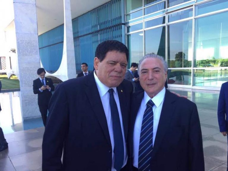 Dos 263 deputados federais que votaram no dia dois de agosto para evitar que Michel Temer fosse investigado como ladrão pelo STF, pode-se afirmar que o deputado Flaviano Melo, do PMDB do Acre, é um dos mais perfeitos protótipos do seu contemporâneo peemedebista (Foto: Romerito Aquino) Dos 263 deputados federais que votaram no dia dois de agosto para evitar que Michel Temer fosse investigado como ladrão pelo STF, pode-se afirmar que o deputado Flaviano Melo, do PMDB do Acre, é um dos mais perfeitos protótipos do seu contemporâneo peemedebista