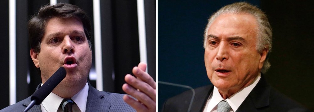 Ao contrário da votação da primeira denúncia contra Michel Temer na Câmara dos Deputados, três partidos que chegaram a ameaçar expulsar seus parlamentares se o voto fosse contrário ao peemedebista agora não fecharão questão contra a segunda denúncia, que envolve também os ministros Eliseu Padilha e Moreira Franco; isso inclui o próprio partido de Temer, o PMDB; segundo o líder do PMDB na Câmara, Baleia Rossi (SP), o placar na legenda deve ser similar ao que foi na primeira denúncia: 53 contra seis (Foto: Gisele Federicce) Ao contrário da votação da primeira denúncia contra Michel Temer na Câmara dos Deputados, três partidos que chegaram a ameaçar expulsar seus parlamentares se o voto fosse contrário ao peemedebista agora não fecharão questão contra a segunda denúncia, que envolve também os ministros Eliseu Padilha e Moreira Franco; isso inclui o próprio partido de Temer, o PMDB; segundo o líder do PMDB na Câmara, Baleia Rossi (SP), o placar na legenda deve ser similar ao que foi na primeira denúncia: 53 contra seis