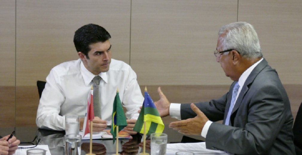O abastecimento de água da grande Aracaju está garantido pelos próximos 20 anos; o governo Federal repassou mais R$ 4,97 milhões para finalização da obra de ampliação da Adutora do São Francisco; o repasse atende ao pleito do governador Jackson Barreto, que esteve em maio com o diretor de obras hídricas do Ministério da Integração, Marcelo Pereira Borges, para tratar do assunto e faz parte do compromisso firmado pelo ministro da Integração Nacional, Helder Barbalho, com o governador do Estado, para assegurar a oferta de água de qualidade para a população sergipana (Foto: José Barbacena) O abastecimento de água da grande Aracaju está garantido pelos próximos 20 anos; o governo Federal repassou mais R$ 4,97 milhões para finalização da obra de ampliação da Adutora do São Francisco; o repasse atende ao pleito do governador Jackson Barreto, que esteve em maio com o diretor de obras hídricas do Ministério da Integração, Marcelo Pereira Borges, para tratar do assunto e faz parte do compromisso firmado pelo ministro da Integração Nacional, Helder Barbalho, com o governador do Estado, para assegurar a oferta de água de qualidade para a população sergipana