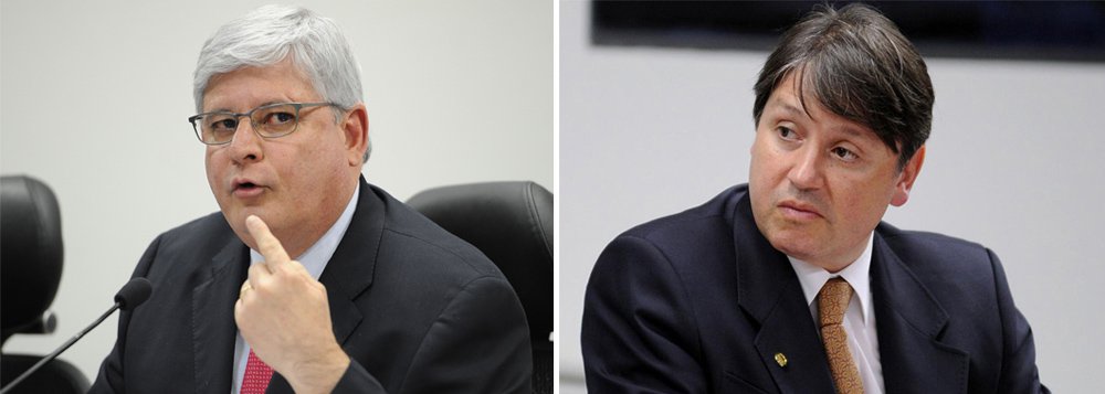 O procurador-geral da República, Rodrigo Janot, afirmou em manifestação encaminhada ao STF, sem citar o nome de Michel Temer, que o ex-deputado e ex-assessor especial da Presidência Rodrigo Rocha Loures, flagrado recebendo uma mala com R$ 500 mil da JBS, era um "intermediário do líder da organização criminosa" e disse ainda que o ex-presidente da Câmara Eduardo Cunha era "um dos mandantes do esquema espúrio" (Foto: Gisele Federicce) O procurador-geral da República, Rodrigo Janot, afirmou em manifestação encaminhada ao STF, sem citar o nome de Michel Temer, que o ex-deputado e ex-assessor especial da Presidência Rodrigo Rocha Loures, flagrado recebendo uma mala com R$ 500 mil da JBS, era um "intermediário do líder da organização criminosa" e disse ainda que o ex-presidente da Câmara Eduardo Cunha era "um dos mandantes do esquema espúrio"