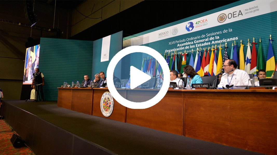 Governo Temer toma lição de moral na 47a reunião da Organização dos Estados Americanos; no encontro, que acontece em Cancún (México), o representante da Venezuela afirmou que um país com um governo fruto de um golpe de estado e que não foi eleito pelo voto popular não pode dar lições de democracia a ninguém; "Achei que o diplomata brasileiro era um homem a temer, mas ele é apenas um homem de Temer", disse o representante da Venezuela na OEA (Foto: Charles Nisz) Governo Temer toma lição de moral na 47a reunião da Organização dos Estados Americanos; no encontro, que acontece em Cancún (México), o representante da Venezuela afirmou que um país com um governo fruto de um golpe de estado e que não foi eleito pelo voto popular não pode dar lições de democracia a ninguém; "Achei que o diplomata brasileiro era um homem a temer, mas ele é apenas um homem de Temer", disse o representante da Venezuela na OEA