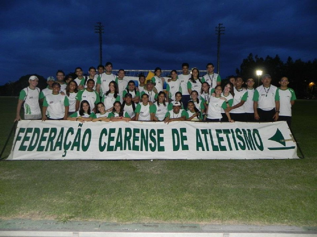 A delegação cearense que viajava para o 41º Troféu Norte/Nordeste de Atletismo, em Recife, sofreu um assalto na estrada quando passava pela cidade de Mossoró, no interior do Rio Grande do Norte. Após o ocorrido, a maioria dos atletas preferiu voltar para Fortaleza e não participar do torneio. A delegação do Ceará era a segunda maior em atletas no evento (Foto: Fatima 247) A delegação cearense que viajava para o 41º Troféu Norte/Nordeste de Atletismo, em Recife, sofreu um assalto na estrada quando passava pela cidade de Mossoró, no interior do Rio Grande do Norte. Após o ocorrido, a maioria dos atletas preferiu voltar para Fortaleza e não participar do torneio. A delegação do Ceará era a segunda maior em atletas no evento