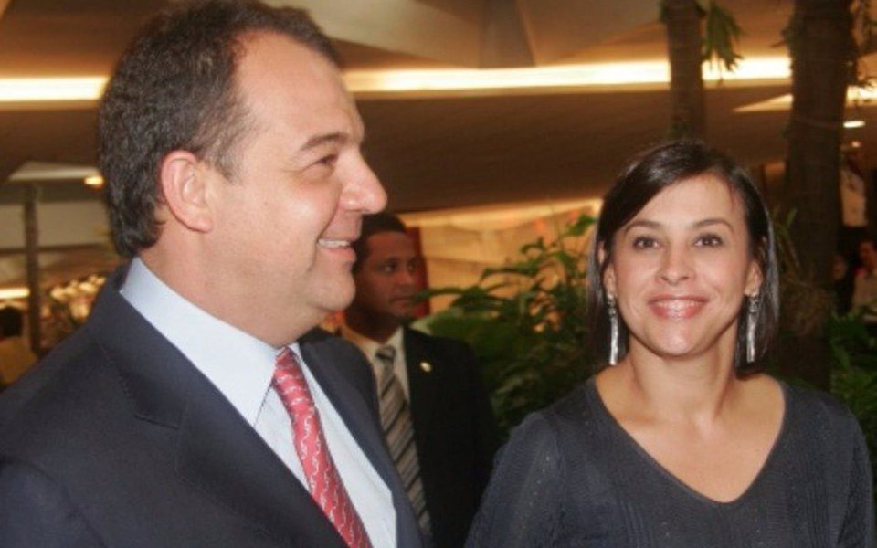 Juiz federal Marcelo Bretas determinou o bloqueio de R$ 224 milhões do ex-governador do Rio vde Janeiro Sérgio Cabral, da sua mulher Adriana Ancelmo e outros nove condenados no âmbito da Operação Calicute pelos crimes de lavagem de dinheiro e organização criminosa; "Decreto o perdimento do produto e proveito dos crimes, ou do seu equivalente, (...) até o limite requerido pela acusação, a saber, o valor de R$ 224 milhões", determinou Bretas (Foto: Paulo Emílio) Juiz federal Marcelo Bretas determinou o bloqueio de R$ 224 milhões do ex-governador do Rio vde Janeiro Sérgio Cabral, da sua mulher Adriana Ancelmo e outros nove condenados no âmbito da Operação Calicute pelos crimes de lavagem de dinheiro e organização criminosa; "Decreto o perdimento do produto e proveito dos crimes, ou do seu equivalente, (...) até o limite requerido pela acusação, a saber, o valor de R$ 224 milhões", determinou Bretas
