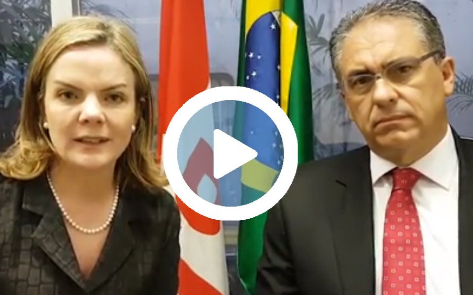 Líderes do PT no Senado, Gleisi Hoffmann (PT-PR), e do PT na Câmara, Carlos Zarattini (PT-SP), desmentem, em vídeo, manchete da Folha que afirma que os ex-presidentes Lula, FHC e Sarney articulam uma saída para a crise política no País que não passe pelas eleições diretas; assista (Foto: Gisele Federicce) Líderes do PT no Senado, Gleisi Hoffmann (PT-PR), e do PT na Câmara, Carlos Zarattini (PT-SP), desmentem, em vídeo, manchete da Folha que afirma que os ex-presidentes Lula, FHC e Sarney articulam uma saída para a crise política no País que não passe pelas eleições diretas; assista