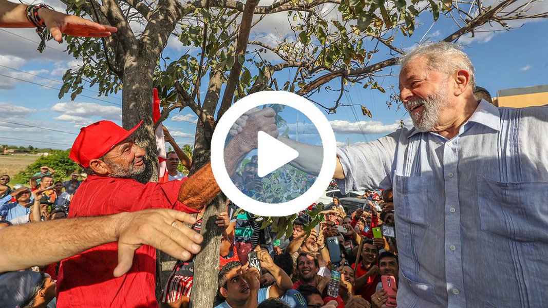 Em sua propaganda partidária na TV, o Partido dos Trabalhadores mostra um balanço da caravana de Lula pelo Nordeste e faz contrassenso: "Enquanto eles compartilham o ódio, nós compartilhamos a esperança" (Foto: Romulo Faro) Em sua propaganda partidária na TV, o Partido dos Trabalhadores mostra um balanço da caravana de Lula pelo Nordeste e faz contrassenso: "Enquanto eles compartilham o ódio, nós compartilhamos a esperança"