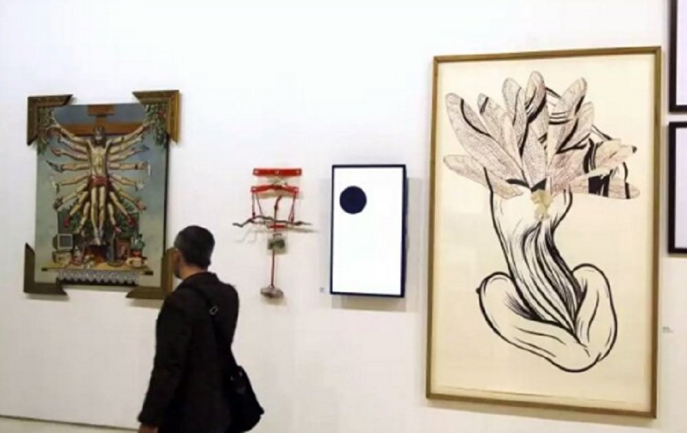 O Santander Cultural de Porto Alegre informou neste domingo que a exposição 'Queermuseu – Cartografias da Diferença na Arte Brasileira' foi cancelada; em cartaz desde agosto, a mostra deveria durar até outubro, mas foi encerrada por causa de grupos de direita que fizeram nesta semana "um virulento ataque nas redes sociais contra a exposição", segundo a Revista Forum (Foto: Romulo Faro) O Santander Cultural de Porto Alegre informou neste domingo que a exposição 'Queermuseu – Cartografias da Diferença na Arte Brasileira' foi cancelada; em cartaz desde agosto, a mostra deveria durar até outubro, mas foi encerrada por causa de grupos de direita que fizeram nesta semana "um virulento ataque nas redes sociais contra a exposição", segundo a Revista Forum
