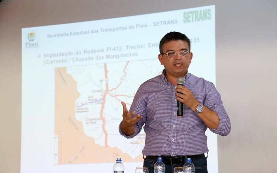 O governo do Piauí, por meio da Secretaria de Estado dos Transportes (Setrans-PI), autorizou o início das obras da PI 412, no município de Corrente, no Extremo Sul piauiense; a obra está orçada em R$ 15,8 milhões com recursos oriundos do executivo estadual, por meio da Setrans-PI; o prazo para execução dos serviços é 12 meses, contados a partir da assinatura da ordem de serviço (Foto: Leonardo Lucena) O governo do Piauí, por meio da Secretaria de Estado dos Transportes (Setrans-PI), autorizou o início das obras da PI 412, no município de Corrente, no Extremo Sul piauiense; a obra está orçada em R$ 15,8 milhões com recursos oriundos do executivo estadual, por meio da Setrans-PI; o prazo para execução dos serviços é 12 meses, contados a partir da assinatura da ordem de serviço