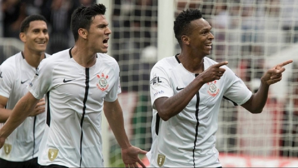 Novamente em clássico, Jô marcou o gol do Timão aos 47 do primeiro tempo (Foto: Gisele Federicce) Novamente em clássico, Jô marcou o gol do Timão aos 47 do primeiro tempo