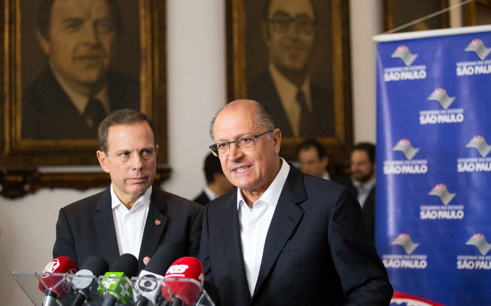 O instituto Paraná Pesquisas fez a seguinte pergunta aos entrevistados: “Entre Geraldo Alckmin e João Doria, quem seria o melhor candidato à Presidência da República em 2018?”; 41,3% responderam "nenhum deles"; João Doria recebeu 40,3% da preferência e Geraldo Alckmin, 13,2%; 5,2% não souberam dizer; dados foram divulgados pela colunista Eliane Cantanhêde (Foto: Gisele Federicce) O instituto Paraná Pesquisas fez a seguinte pergunta aos entrevistados: “Entre Geraldo Alckmin e João Doria, quem seria o melhor candidato à Presidência da República em 2018?”; 41,3% responderam "nenhum deles"; João Doria recebeu 40,3% da preferência e Geraldo Alckmin, 13,2%; 5,2% não souberam dizer; dados foram divulgados pela colunista Eliane Cantanhêde