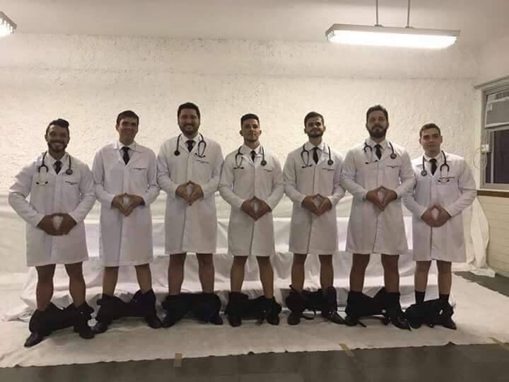 Com essa mentalidade majoritária, baseada numa formação que só seleciona filhos da classe média alta e com essas entidades que só se preocupam em defender que os privilégios da corporação se mantenham, o Brasil nunca terá um sistema de saúde público de qualidade (Foto: Renato Rovai) Com essa mentalidade majoritária, baseada numa formação que só seleciona filhos da classe média alta e com essas entidades que só se preocupam em defender que os privilégios da corporação se mantenham, o Brasil nunca terá um sistema de saúde público de qualidade