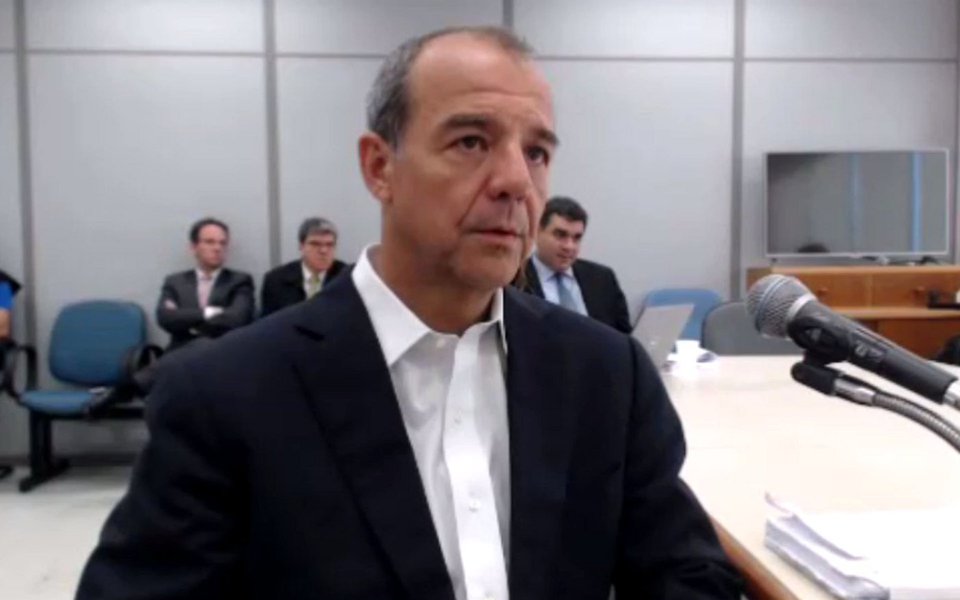 Juiz Marcelo Bretas, da 7ª Vara Criminal Federal do Rio de Janeiro, aceitou mais uma denúncia apresentada pelo Ministério Público Federal contra o ex-governador Sérgio Cabral (PMDB) e mais nove pessoas por recebimento de R$ 47 milhões em propinas pela Carioca Engenharia em troca de fraudes em licitações e superfaturamento em obras pública; é a nona ação penal em que o ex-governador do Rio será julgado no âmbito da Lava Jato (Foto: Aquiles Lins) Juiz Marcelo Bretas, da 7ª Vara Criminal Federal do Rio de Janeiro, aceitou mais uma denúncia apresentada pelo Ministério Público Federal contra o ex-governador Sérgio Cabral (PMDB) e mais nove pessoas por recebimento de R$ 47 milhões em propinas pela Carioca Engenharia em troca de fraudes em licitações e superfaturamento em obras pública; é a nona ação penal em que o ex-governador do Rio será julgado no âmbito da Lava Jato