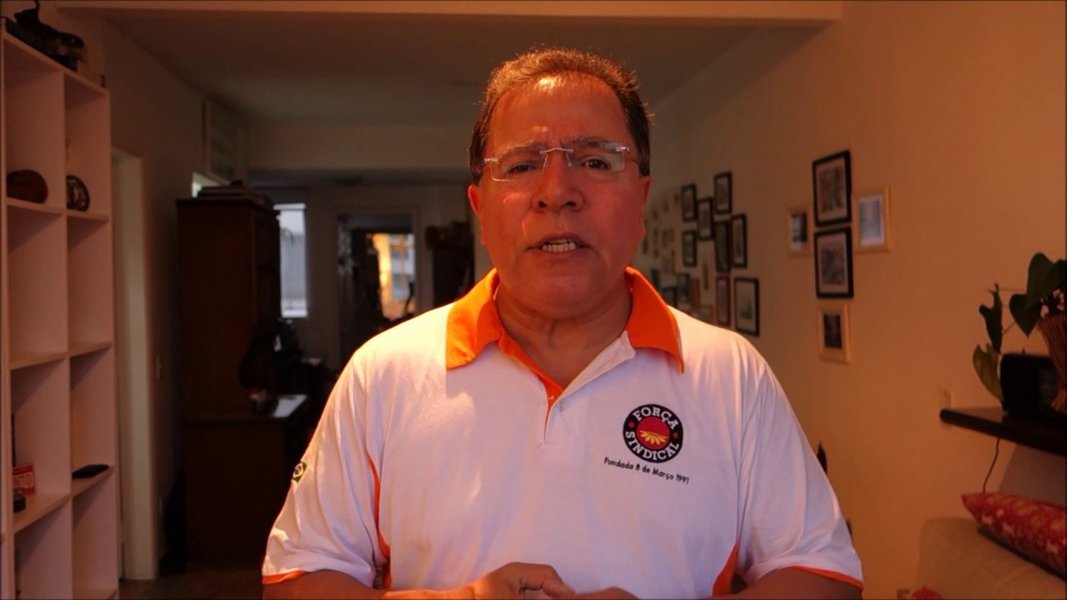 O secretário-geral da Força Sindical e vice-presidente do Sindicato dos Metalúrgicos de São Paulo, Juruna, analisa em artigo a proposta de reforma trabalhista que tramita no Congresso Nacional, e diz que a matéria "levantou um complexo e polêmico debate sobre o fim da unicidade e da contribuição sindical"; Juruna avalia que só a mobilização da classe trabalhadora poderá evitar a perda de direitos; "A história nos mostra que as grandes mobilizações de trabalhadores, que deram visibilidade ao movimento sindical, lançaram novas lideranças e resultaram em importantes conquistas, foram possíveis devido à sustentação dos sindicatos e à sua estruturação" (Foto: Romulo Faro) O secretário-geral da Força Sindical e vice-presidente do Sindicato dos Metalúrgicos de São Paulo, Juruna, analisa em artigo a proposta de reforma trabalhista que tramita no Congresso Nacional, e diz que a matéria "levantou um complexo e polêmico debate sobre o fim da unicidade e da contribuição sindical"; Juruna avalia que só a mobilização da classe trabalhadora poderá evitar a perda de direitos; "A história nos mostra que as grandes mobilizações de trabalhadores, que deram visibilidade ao movimento sindical, lançaram novas lideranças e resultaram em importantes conquistas, foram possíveis devido à sustentação dos sindicatos e à sua estruturação"