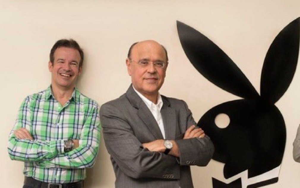 Oito modelos que fizeram um trabalho de recepção para a revista Playboy Brasil agora acusam André Luís Sanseverino e Marcos Aurélio de Abreu, dois dos donos da publicação, de assédio sexual; as mulheres afirmam que os empresários teriam pedido fotos nuas e favores sexuais em troca de trabalhos na revista e em outras mídias; em reportagem exibida pelo “Fantástico” da TV Globo neste domingo (24), as modelos se pronunciaram e mostraram uma série de conversas por mensagens de celular com Sanseverino (Foto: José Barbacena) Oito modelos que fizeram um trabalho de recepção para a revista Playboy Brasil agora acusam André Luís Sanseverino e Marcos Aurélio de Abreu, dois dos donos da publicação, de assédio sexual; as mulheres afirmam que os empresários teriam pedido fotos nuas e favores sexuais em troca de trabalhos na revista e em outras mídias; em reportagem exibida pelo “Fantástico” da TV Globo neste domingo (24), as modelos se pronunciaram e mostraram uma série de conversas por mensagens de celular com Sanseverino