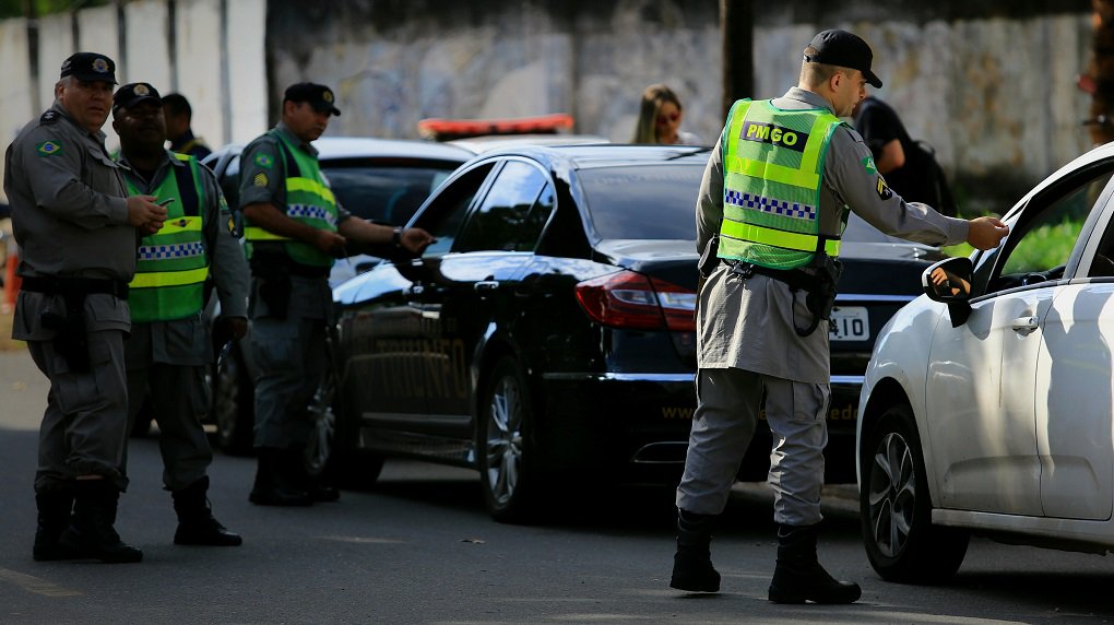 Ao analisar números do Atlas da Violência (2005 a 2015), Secretaria de Segurança Pública e Administração Penitenciária destaca que estado reduziu homicídios em 17,6% nos cinco primeiros meses de 2017 na comparação com igual período do ano passado; sobre cidades goianas entre as mais violentas naquela década, “graças ao trabalho do setor de inteligência e às ações ostensivas das forças policiais, as quatro localidades apresentam significativa queda nos índices de criminalidade”, diz o documento (Foto: José Barbacena) Ao analisar números do Atlas da Violência (2005 a 2015), Secretaria de Segurança Pública e Administração Penitenciária destaca que estado reduziu homicídios em 17,6% nos cinco primeiros meses de 2017 na comparação com igual período do ano passado; sobre cidades goianas entre as mais violentas naquela década, “graças ao trabalho do setor de inteligência e às ações ostensivas das forças policiais, as quatro localidades apresentam significativa queda nos índices de criminalidade”, diz o documento