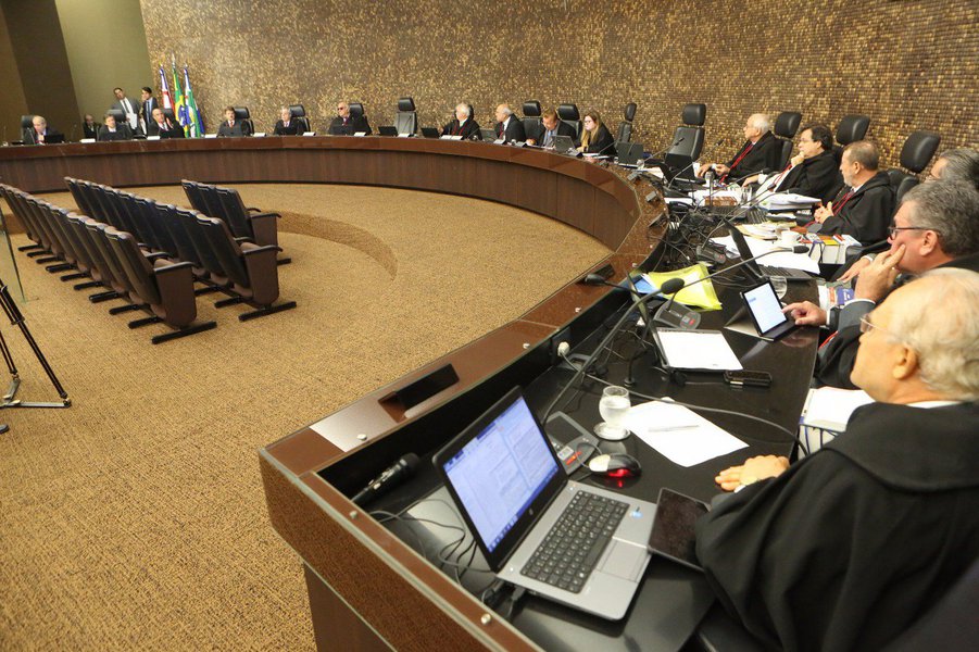 Balanço divulgado pelo Conselho Nacional de Justiça (CNJ) mostra que a despesa média do poder público com um magistrado no Brasil é de R$ 47,7 mil por mês; em Alagoas os dados mostram que um juiz custa, em média, R$ 25 mil, sendo o segundo menor gasto do País, perdendo para o Tribunal de Justiça do Piauí (TJ/PI), onde um magistrado custa R$ 23,3 mil (Foto: Voney Malta) Balanço divulgado pelo Conselho Nacional de Justiça (CNJ) mostra que a despesa média do poder público com um magistrado no Brasil é de R$ 47,7 mil por mês; em Alagoas os dados mostram que um juiz custa, em média, R$ 25 mil, sendo o segundo menor gasto do País, perdendo para o Tribunal de Justiça do Piauí (TJ/PI), onde um magistrado custa R$ 23,3 mil
