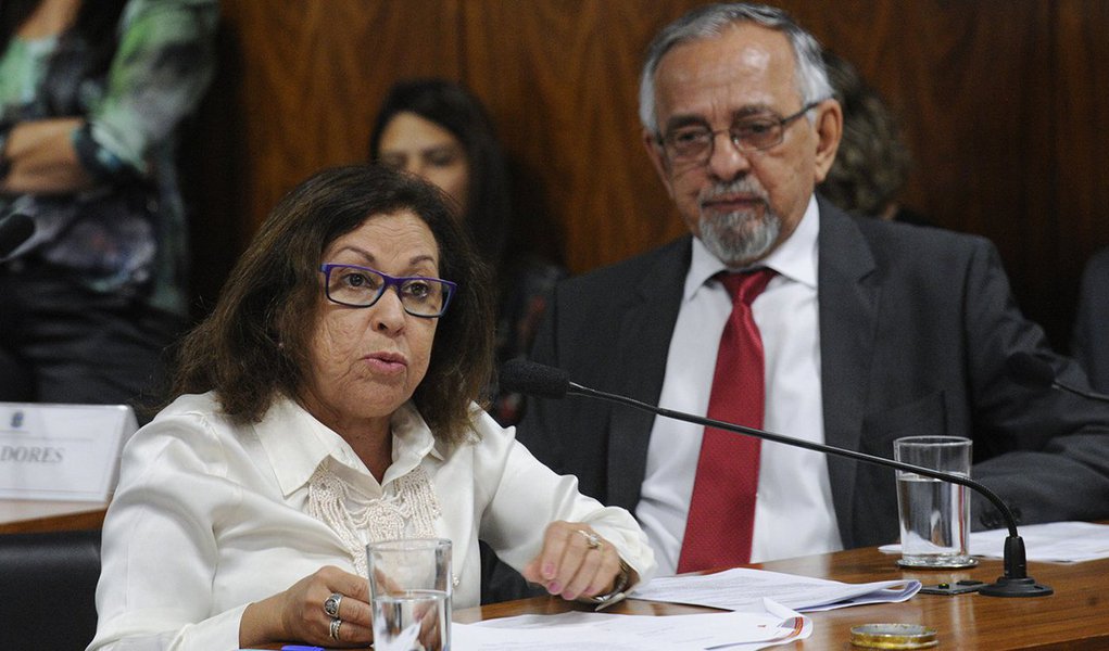 A bancada do PSB no Senado divulgou nesta quinta-feira (24) uma nota de repúdio contra o anúncio de privatização da Eletrobras feito pelo governo Temer na segunda-feira (21); Lídice da Mata, João Capiberibe e Antônio Carlos Valadares consideram a ideia mais uma "iniciativa equivocada" da gestão Temer, numa afronta aos interesses e soberania nacionais (Foto: Charles Nisz) A bancada do PSB no Senado divulgou nesta quinta-feira (24) uma nota de repúdio contra o anúncio de privatização da Eletrobras feito pelo governo Temer na segunda-feira (21); Lídice da Mata, João Capiberibe e Antônio Carlos Valadares consideram a ideia mais uma "iniciativa equivocada" da gestão Temer, numa afronta aos interesses e soberania nacionais