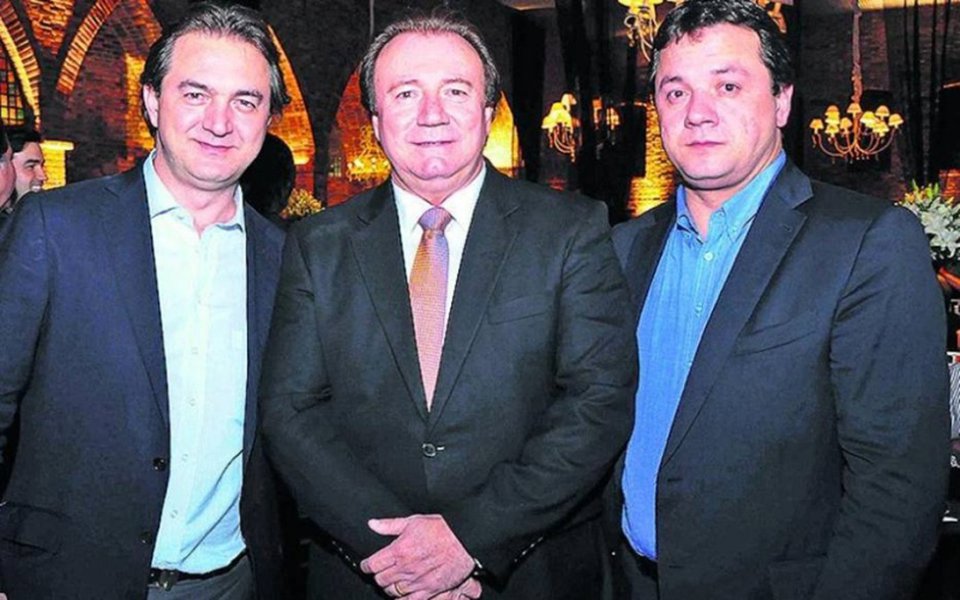 Polícia Federal informou que concluiu inquérito que investiga os irmãos Joesley e Wesley Batista, controladores da processadora de carne JBS, por uso de informações privilegiadas e manipulação de mercado; "Eles tinham informações bombásticas, com um potencial de impacto relevante no mercado. Eles tinham informações que iam impactar o mercado, todos os agentes financeiros que tivessem acesso àquela informação se posicionariam no mercado", disse o delegado Edson Garutti (Foto: Paulo Emílio) Polícia Federal informou que concluiu inquérito que investiga os irmãos Joesley e Wesley Batista, controladores da processadora de carne JBS, por uso de informações privilegiadas e manipulação de mercado; "Eles tinham informações bombásticas, com um potencial de impacto relevante no mercado. Eles tinham informações que iam impactar o mercado, todos os agentes financeiros que tivessem acesso àquela informação se posicionariam no mercado", disse o delegado Edson Garutti