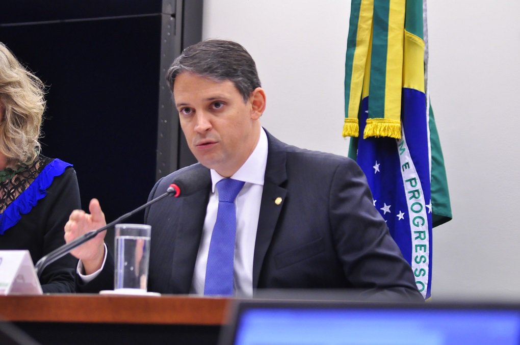 Presidente da Comissão de Cultura da Câmara dos Deputados, o deputado federal Thiago Peixoto (PSD-GO) fez um convite ao prefeito de São Paulo, João Doria (PSDB), para que ele vá a uma audiência pública para discutir grafite e arte de rua; “Ele promoveu uma ação na capital paulista contra pichações, que acabou chegando ao grafite e arte de rua, gerando polêmicas. Queremos saber sobre essa experiência e trazer mais luz sobre o tema”, disse o parlamentar; “Admiro o grafite como arte urbana, como arte de rua. É claro que é preciso separar o que é pichação, grafitagem não autorizada de espaços públicos ou particulares e grafite como arte” (Foto: José Barbacena) Presidente da Comissão de Cultura da Câmara dos Deputados, o deputado federal Thiago Peixoto (PSD-GO) fez um convite ao prefeito de São Paulo, João Doria (PSDB), para que ele vá a uma audiência pública para discutir grafite e arte de rua; “Ele promoveu uma ação na capital paulista contra pichações, que acabou chegando ao grafite e arte de rua, gerando polêmicas. Queremos saber sobre essa experiência e trazer mais luz sobre o tema”, disse o parlamentar; “Admiro o grafite como arte urbana, como arte de rua. É claro que é preciso separar o que é pichação, grafitagem não autorizada de espaços públicos ou particulares e grafite como arte”