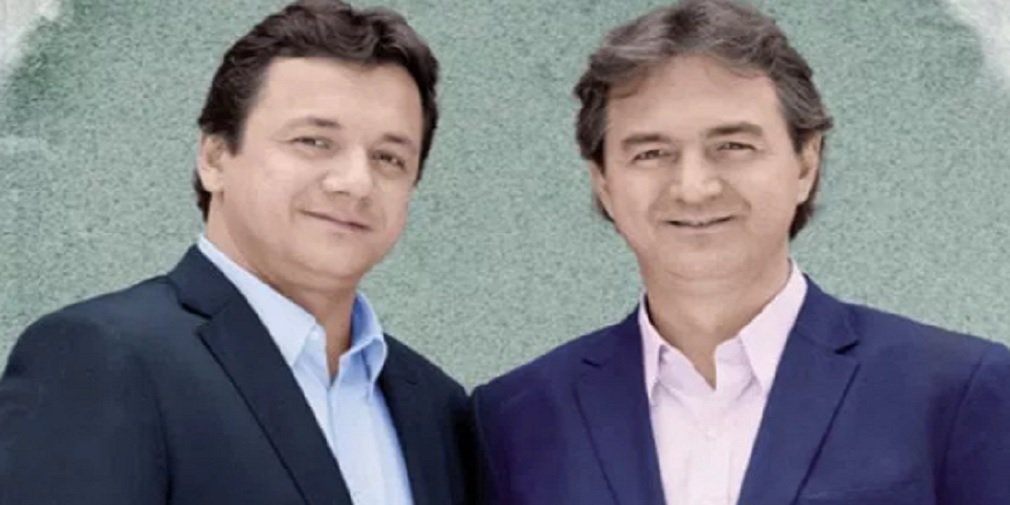 O presidente da JBS, Joesley Batista, e o diretor Ricardo Saud entregaram a lista ao Ministério Público Federal; são mais de 2 mil políticos que receberam doações da multinacional; entre os deputados federais goianos que receberam dinheiro estão Magda Mofatto, do PR, Daniel Vilela, do PMDB, Pedro Chaves, do PMDB, Rubens Otoni, do PT, Roberto Balestra, do PP, e Flávia Morais, do PDT; "Em depoimento em vídeo, Joesley relata como eram realizados os repasses: “Tem pagamento via oficial, caixa 1, via campanha política, tem via caixa 2, tem via dinheiro em espécie. Basicamente essa é a forma de pagar" (Foto: José Barbacena) O presidente da JBS, Joesley Batista, e o diretor Ricardo Saud entregaram a lista ao Ministério Público Federal; são mais de 2 mil políticos que receberam doações da multinacional; entre os deputados federais goianos que receberam dinheiro estão Magda Mofatto, do PR, Daniel Vilela, do PMDB, Pedro Chaves, do PMDB, Rubens Otoni, do PT, Roberto Balestra, do PP, e Flávia Morais, do PDT; "Em depoimento em vídeo, Joesley relata como eram realizados os repasses: “Tem pagamento via oficial, caixa 1, via campanha política, tem via caixa 2, tem via dinheiro em espécie. Basicamente essa é a forma de pagar"