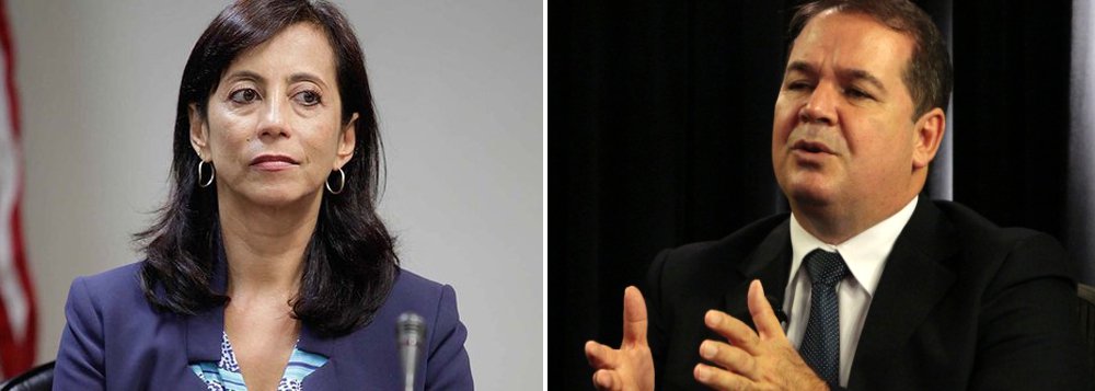 Juiza substituta Kamylla Acioli Lins e Silva, da 4ª Vara Cível da Comarca de Rio Branco, condenou a ex-secretária de Direitos Humanos do Estado de São Paulo, Eloisa de Sousa Arruda, a indenização R$ 10 mil ao governador Sebastião Viana (PT) por tê-lo chamado de "coiote"; em 2014, Eloisa Arruda declarou que o governador do Acre agiu como 'coiote' ao facilitar a viagem de imigrantes haitianos para o sul do país, a maioria deles, para o estado de São Paulo, devido à cheia histórica do Rio Madeira que isolou o Acre do restante do país, acumulando em Brasileia, mais de 2.500 imigrantes (Foto: Aquiles Lins) Juiza substituta Kamylla Acioli Lins e Silva, da 4ª Vara Cível da Comarca de Rio Branco, condenou a ex-secretária de Direitos Humanos do Estado de São Paulo, Eloisa de Sousa Arruda, a indenização R$ 10 mil ao governador Sebastião Viana (PT) por tê-lo chamado de "coiote"; em 2014, Eloisa Arruda declarou que o governador do Acre agiu como 'coiote' ao facilitar a viagem de imigrantes haitianos para o sul do país, a maioria deles, para o estado de São Paulo, devido à cheia histórica do Rio Madeira que isolou o Acre do restante do país, acumulando em Brasileia, mais de 2.500 imigrantes