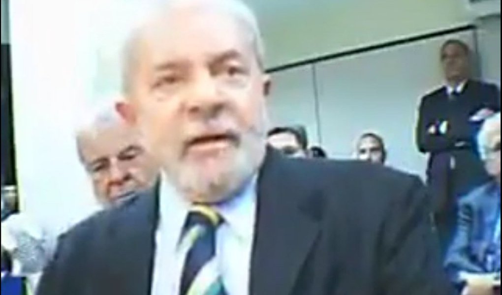 No depoimento em que prestou à Justiça Federal em Brasília, o ex-presidente Lula criticou insinuações sobre o Partido dos Trabalhadores, tratando a legenda como uma organização criminosa; "Me ofende profundamente. Porque é o mais importante partido criado neste país, criado e dirigido pelos trabalhadores, e que fez neste país o que ninguém nunca fez. E combater a corrupção não é virtude, é uma obrigação moral e ética", disse; Lula falou sobre os avanços no combate à corrupção, com o fortalecimento institucional do próprio Ministério Público Federal, da Polícia Federal, além da criação e implantação da Controladoria Geral da União (CGU) (Foto: Aquiles Lins) No depoimento em que prestou à Justiça Federal em Brasília, o ex-presidente Lula criticou insinuações sobre o Partido dos Trabalhadores, tratando a legenda como uma organização criminosa; "Me ofende profundamente. Porque é o mais importante partido criado neste país, criado e dirigido pelos trabalhadores, e que fez neste país o que ninguém nunca fez. E combater a corrupção não é virtude, é uma obrigação moral e ética", disse; Lula falou sobre os avanços no combate à corrupção, com o fortalecimento institucional do próprio Ministério Público Federal, da Polícia Federal, além da criação e implantação da Controladoria Geral da União (CGU)