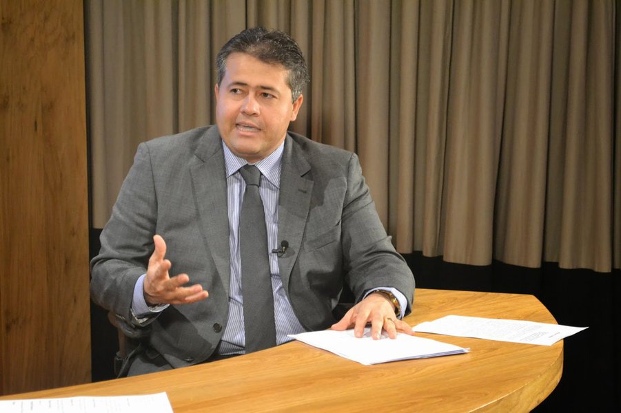 A proposta foi do deputado Alex da Piatã (PSD), presidente da Comissão de Saúde. A audiência pública está marcada para as 10 horas de terça-feira (7), na sala das comissões; dados recentes desta semana mostram que 16 ocorrências da febre amarela já foram diagnosticadas na Bahia (Foto: Fatima 247) A proposta foi do deputado Alex da Piatã (PSD), presidente da Comissão de Saúde. A audiência pública está marcada para as 10 horas de terça-feira (7), na sala das comissões; dados recentes desta semana mostram que 16 ocorrências da febre amarela já foram diagnosticadas na Bahia