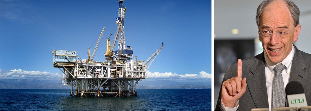 "Atualmente, a estratégia de privatização da Petrobras obedece a duas táticas complementares: a privatização de empresas subsidiárias (a apelidada política de 'desinvestimento') e a venda de blocos de exploração e extração de petróleo (os chamados 'ativos')", diz o senador Lindbergh Farias (PT-RJ) sobre o modus operandi de Pedro Parente; "Pretendem vender a BR Distribuidora (comprador ainda não divulgado), em uma conjuntura de recessão, quando o valor de mercado das empresas cai", afirma; "Temer e Parente estão fazendo ouvido de mercador às leis, passando por cima de procedimentos legais. Por muito menos e nenhum crime, a presidenta Dilma foi impichada" (Foto: Lindbergh Farias) "Atualmente, a estratégia de privatização da Petrobras obedece a duas táticas complementares: a privatização de empresas subsidiárias (a apelidada política de 'desinvestimento') e a venda de blocos de exploração e extração de petróleo (os chamados 'ativos')", diz o senador Lindbergh Farias (PT-RJ) sobre o modus operandi de Pedro Parente; "Pretendem vender a BR Distribuidora (comprador ainda não divulgado), em uma conjuntura de recessão, quando o valor de mercado das empresas cai", afirma; "Temer e Parente estão fazendo ouvido de mercador às leis, passando por cima de procedimentos legais. Por muito menos e nenhum crime, a presidenta Dilma foi impichada"