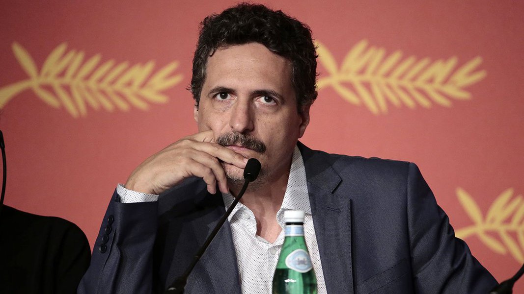 Através de uma denúncia anônima, o Ministério Público Federal abriu ação civil contra o cineasta pernambucano Kleber Mendonça Filho, por conta de supostas irregularidades envolvendo a captação de recursos para o filme Aquarius; sucesso em Cannes, o filme se tornou símbolo de denúncia contra o golpe parlamentar; advogado do cineasta, Aristóteles Camara, diz que a ação é fruto de uma denúncia mal formulada e com base em fatos inverídicos (Foto: Aquiles Lins) Através de uma denúncia anônima, o Ministério Público Federal abriu ação civil contra o cineasta pernambucano Kleber Mendonça Filho, por conta de supostas irregularidades envolvendo a captação de recursos para o filme Aquarius; sucesso em Cannes, o filme se tornou símbolo de denúncia contra o golpe parlamentar; advogado do cineasta, Aristóteles Camara, diz que a ação é fruto de uma denúncia mal formulada e com base em fatos inverídicos