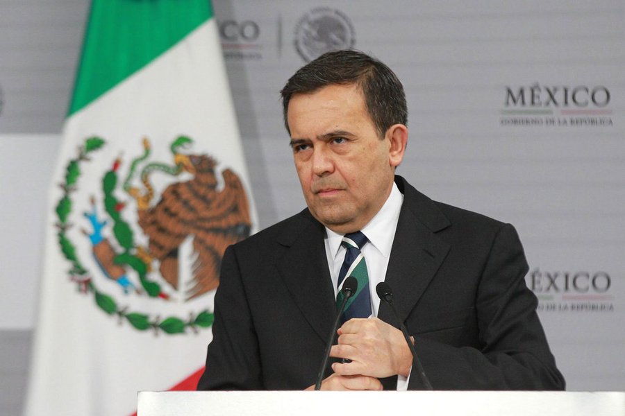 ministro da Economia do México, Ildefonso Guajardo, alertou que seu país irá romper as negociações com o Tratado Norte-Americano de Livre Comércio (Nafta, na sigla em inglês) se os Estados Unidos propuserem tarifas sobre seus produtos, noticiou a Bloomberg nesta segunda-feira, 27; "No momento em que eles disserem 'vamos impôr uma tarifa de 20 por cento sobre os carros', eu me levanto da mesa", disse Guajardo à Bloomberg em entrevista (Foto: Aquiles Lins) ministro da Economia do México, Ildefonso Guajardo, alertou que seu país irá romper as negociações com o Tratado Norte-Americano de Livre Comércio (Nafta, na sigla em inglês) se os Estados Unidos propuserem tarifas sobre seus produtos, noticiou a Bloomberg nesta segunda-feira, 27; "No momento em que eles disserem 'vamos impôr uma tarifa de 20 por cento sobre os carros', eu me levanto da mesa", disse Guajardo à Bloomberg em entrevista
