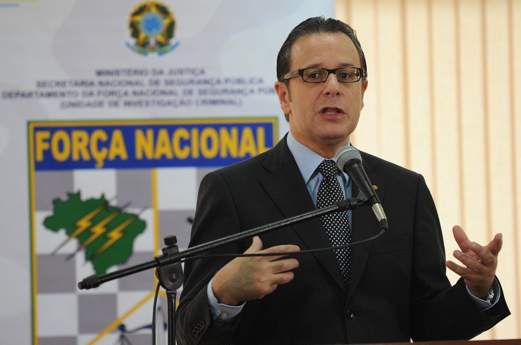 Governador Marconi Perillo anunciou, na noite de quarta-feira, 22, que o professor Ricardo Balestreri é o novo secretário de Segurança Pública do Estado de Goiás; “Trata-se de profissional altamente qualificado e respeitado em todo o País”, escreveu o governador em seus perfis nas redes sociais; Balestreri foi secretário nacional de Segurança Pública e tem longa carreira dedicada à formação e qualificação dos profissionais da segurança. É reconhecido por defender de forma veemente a valorização dos policiais; novo secretário será apresentado sexta-feira e toma posse em 1º de março (Foto: José Barbacena) Governador Marconi Perillo anunciou, na noite de quarta-feira, 22, que o professor Ricardo Balestreri é o novo secretário de Segurança Pública do Estado de Goiás; “Trata-se de profissional altamente qualificado e respeitado em todo o País”, escreveu o governador em seus perfis nas redes sociais; Balestreri foi secretário nacional de Segurança Pública e tem longa carreira dedicada à formação e qualificação dos profissionais da segurança. É reconhecido por defender de forma veemente a valorização dos policiais; novo secretário será apresentado sexta-feira e toma posse em 1º de março