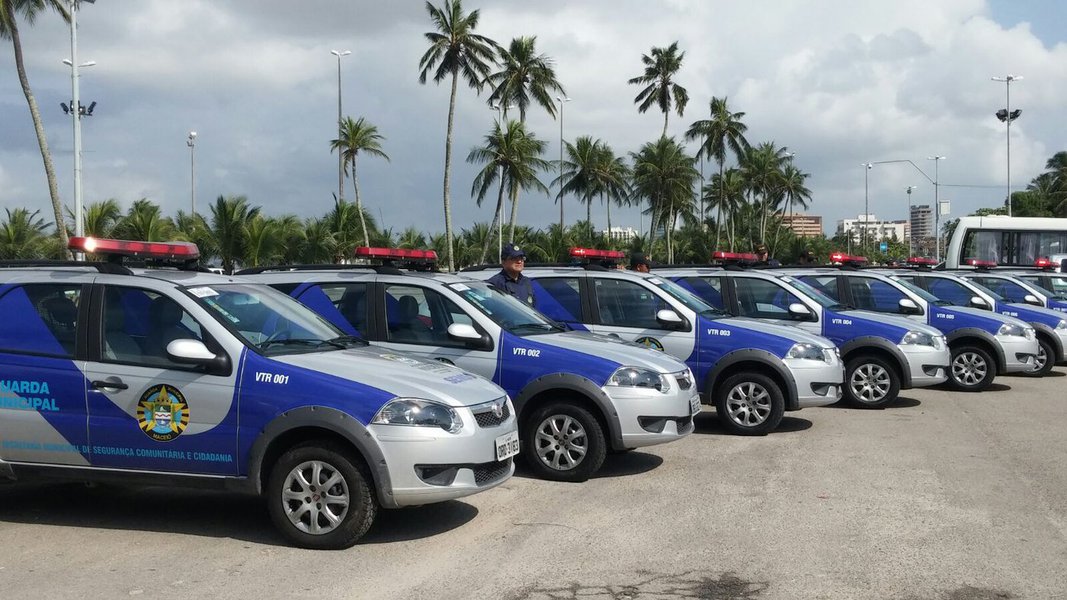 A Secretaria Municipal de Segurança Comunitária e Cidadania também vai atuar na segurança dos foliões ao longo dos quatro dias de Carnaval em Maceió; eles vão atuar junto com a Polícia Militar em todos os pontos de festa montados pela prefeitura; serão 268 agentes municipais e 63 agentes fiscais, distribuídos em 25 viaturas (Foto: Voney Malta) A Secretaria Municipal de Segurança Comunitária e Cidadania também vai atuar na segurança dos foliões ao longo dos quatro dias de Carnaval em Maceió; eles vão atuar junto com a Polícia Militar em todos os pontos de festa montados pela prefeitura; serão 268 agentes municipais e 63 agentes fiscais, distribuídos em 25 viaturas