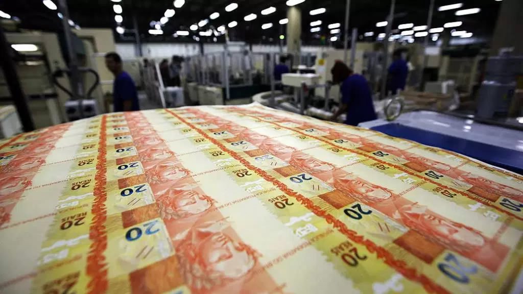 Dívida pública federal alcançou R$ 3,053 trilhões em janeiro, divulgou o Tesouro Nacional nesta segunda-feira, 20; a dívida pública mobiliária interna recuou 1,60% sobre o mês passado, a R$ 2,939 trilhões de reais, afetada pelo resgate líquido de R$ 75,38 bilhões e pela apropriação positiva de juros de R$ 27,68 bilhões; já a dívida externa, ainda segundo o Tesouro, teve forte contração de 9,27% na mesma base de comparação, a 114,80 bilhões de reais, sob o impacto da valorização do real frente ao dólar (Foto: Aquiles Lins) Dívida pública federal alcançou R$ 3,053 trilhões em janeiro, divulgou o Tesouro Nacional nesta segunda-feira, 20; a dívida pública mobiliária interna recuou 1,60% sobre o mês passado, a R$ 2,939 trilhões de reais, afetada pelo resgate líquido de R$ 75,38 bilhões e pela apropriação positiva de juros de R$ 27,68 bilhões; já a dívida externa, ainda segundo o Tesouro, teve forte contração de 9,27% na mesma base de comparação, a 114,80 bilhões de reais, sob o impacto da valorização do real frente ao dólar