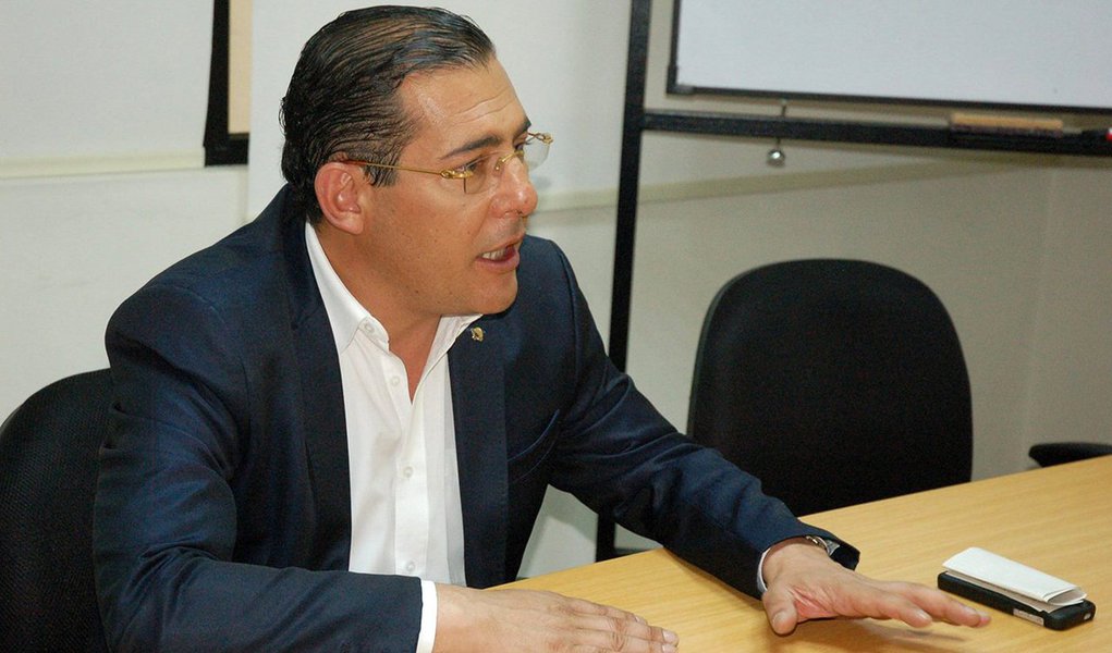 Atual presidente do Partido Socialista Nacional do Equador, Patricio Zambrano Restrepo é quem também dirige a campanha para as eleições presidenciais e legislativas de 2017, que tem Lenin Moreno como candidato este ano; ele destaca os avanços no governo de Rafael Correa: "Nós acreditamos que é hora de continuar com as mudanças, para perpetuar um deslocamento para a esquerda, e isso significa que o Estado moderno no Equador foi consolidado. Podemos dizer também que avançamos na consolidação do estado de direito" (Foto: Gisele Federicce) Atual presidente do Partido Socialista Nacional do Equador, Patricio Zambrano Restrepo é quem também dirige a campanha para as eleições presidenciais e legislativas de 2017, que tem Lenin Moreno como candidato este ano; ele destaca os avanços no governo de Rafael Correa: "Nós acreditamos que é hora de continuar com as mudanças, para perpetuar um deslocamento para a esquerda, e isso significa que o Estado moderno no Equador foi consolidado. Podemos dizer também que avançamos na consolidação do estado de direito"