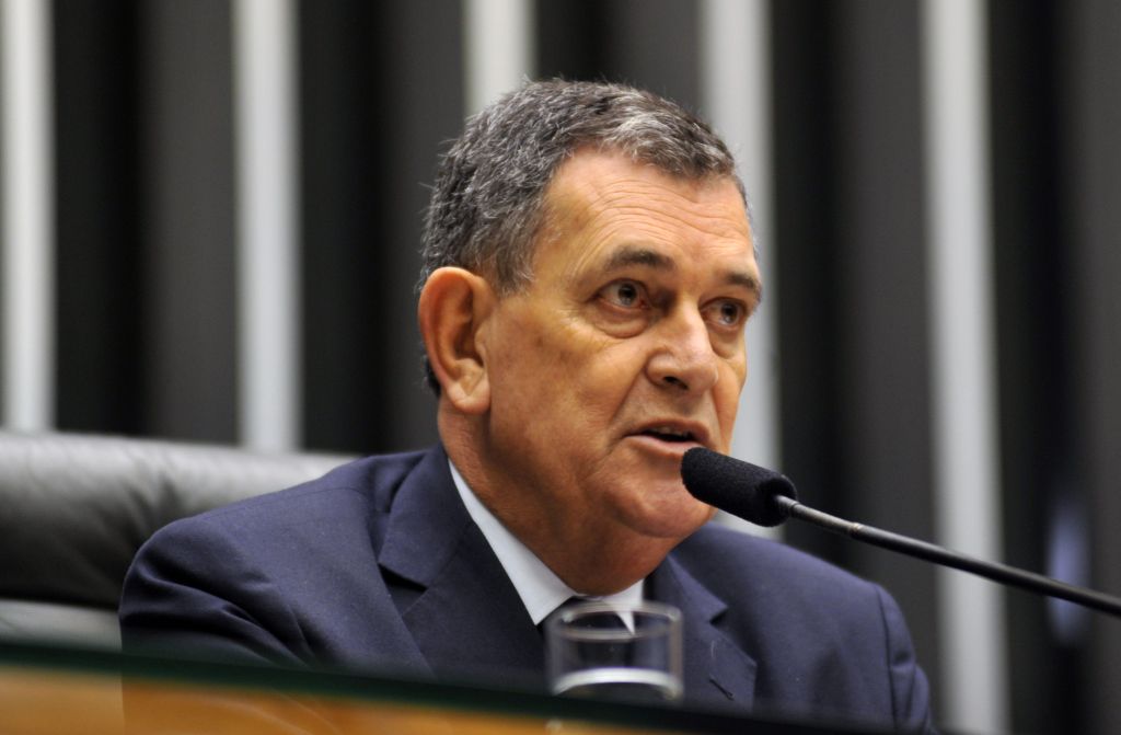 Deputado Arnaldo Faria de Sá (PTB-SP), um dos 37 membros da comissão especial que analisa a reforma da Previdência na Câmara, enviou um requerimento ao colegiado com o objetivo de suspender a tramitação da proposta por até 20 dias; o documento conta com apoio de um quinto dos integrantes da Câmara; um dos motivos para a suspensão das atividades é a falta de estudos técnicos para explicar a necessidade da reforma, crítica que tem sido feitas até por especialistas e pela OAB (Foto: Leonardo Lucena) Deputado Arnaldo Faria de Sá (PTB-SP), um dos 37 membros da comissão especial que analisa a reforma da Previdência na Câmara, enviou um requerimento ao colegiado com o objetivo de suspender a tramitação da proposta por até 20 dias; o documento conta com apoio de um quinto dos integrantes da Câmara; um dos motivos para a suspensão das atividades é a falta de estudos técnicos para explicar a necessidade da reforma, crítica que tem sido feitas até por especialistas e pela OAB