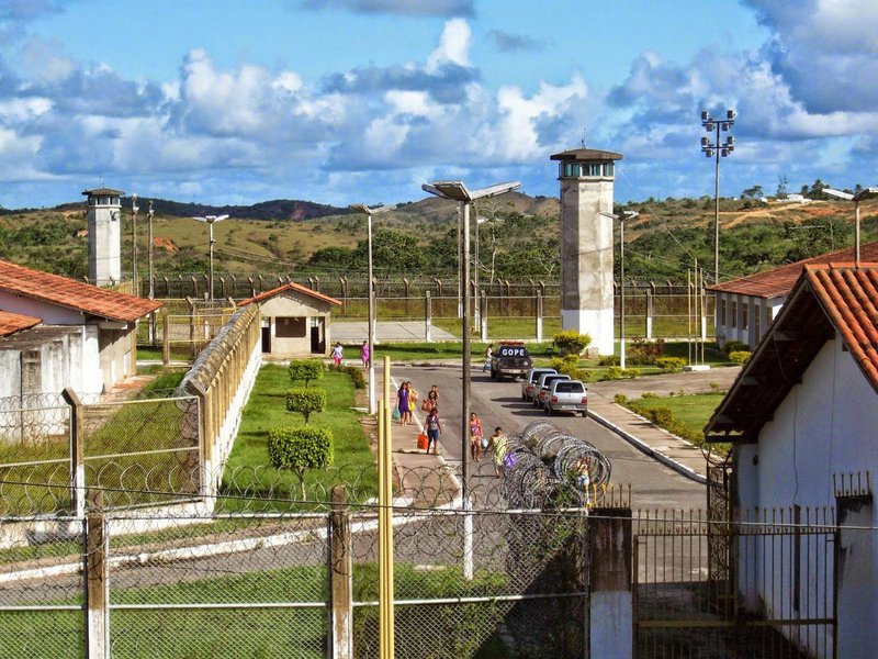 Dezessete presidiários fugiram na manhã deste domingo de carnaval (26) do Complexo Penitenciário Manoel Carvalho Neto (Copemcan), em São Cristóvão, Região Metropolitana de Aracaju; a fuga aconteceu no Pavilhão dois da Ala ‘B’; de acordo com o presidente do Sindicato dos Agentes Penitenciários e Servidores da Sejuc (Sindpen), Luciano Nery; “a fuga ocorreu durante o banho de sol dos detentos, todas as guaritas estão desativadas” (Foto: Leonardo Lucena) Dezessete presidiários fugiram na manhã deste domingo de carnaval (26) do Complexo Penitenciário Manoel Carvalho Neto (Copemcan), em São Cristóvão, Região Metropolitana de Aracaju; a fuga aconteceu no Pavilhão dois da Ala ‘B’; de acordo com o presidente do Sindicato dos Agentes Penitenciários e Servidores da Sejuc (Sindpen), Luciano Nery; “a fuga ocorreu durante o banho de sol dos detentos, todas as guaritas estão desativadas”