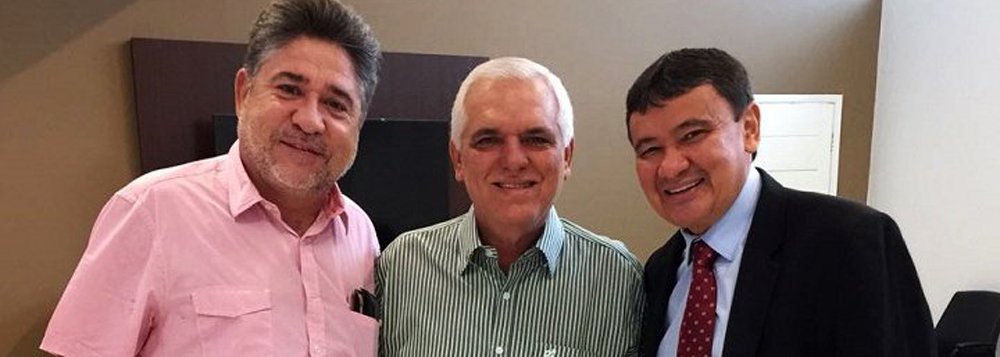 O presidente do diretório municipal do PP em Teresina, deputado federal José Maia Filho, o "Mainha", não quer polemizar com o PT em relação à indicação do sucessor do atual secretário de Estado da Saúde, Francisco Costa; há dentro do PT um movimento – o "Fica Francisco!" – que defende a permanência do secretário, que foi indicado para o cargo pelo deputado federal Assis Carvalho; aliados de Assis têm postado mensagens nas redes sociais tentando sensibilizar o governador Wellington Dias a manter Costa na Saúde (Foto: Leonardo Lucena) O presidente do diretório municipal do PP em Teresina, deputado federal José Maia Filho, o "Mainha", não quer polemizar com o PT em relação à indicação do sucessor do atual secretário de Estado da Saúde, Francisco Costa; há dentro do PT um movimento – o "Fica Francisco!" – que defende a permanência do secretário, que foi indicado para o cargo pelo deputado federal Assis Carvalho; aliados de Assis têm postado mensagens nas redes sociais tentando sensibilizar o governador Wellington Dias a manter Costa na Saúde
