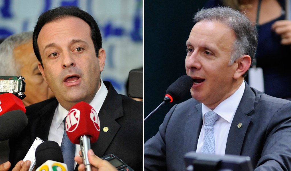 Michel Temer deve anunciar a substituição de André Moura (PSC-SE) como líder do governo na Câmara pelo deputado Aguinaldo Ribeiro (PP-PB); mudança ocorre após pressão do presidente da Casa, Rodrigo Maia (DEM-RJ), desde que foi reeleito no comando da Câmara. Moura havia feito campanha pela eleição de Jovair Arantes (PTB-GO); anúncio de Aguinaldo pode ser feito em conjunto com o de Osmar Serraglio (PMDB-PR) para o comando do Ministério da Justiça (Foto: Aquiles Lins) Michel Temer deve anunciar a substituição de André Moura (PSC-SE) como líder do governo na Câmara pelo deputado Aguinaldo Ribeiro (PP-PB); mudança ocorre após pressão do presidente da Casa, Rodrigo Maia (DEM-RJ), desde que foi reeleito no comando da Câmara. Moura havia feito campanha pela eleição de Jovair Arantes (PTB-GO); anúncio de Aguinaldo pode ser feito em conjunto com o de Osmar Serraglio (PMDB-PR) para o comando do Ministério da Justiça