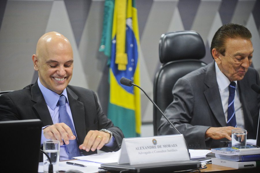 Em tempos sombrios, aos candidatos a ministros que sejam progressistas prevalece o rigor dos conceitos de ética e moral, aos conservadores a relativização de ambos (Foto: Luciana Oliveira) Em tempos sombrios, aos candidatos a ministros que sejam progressistas prevalece o rigor dos conceitos de ética e moral, aos conservadores a relativização de ambos